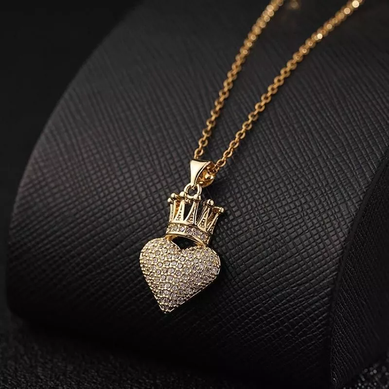 Fashion European and American niche design love crown necklace classic queen crown collarbone chain hip hop sweater chain gift Fashion European and American niche design love crown necklace classic queen crown collarbone chain hip hop sweater chain gift